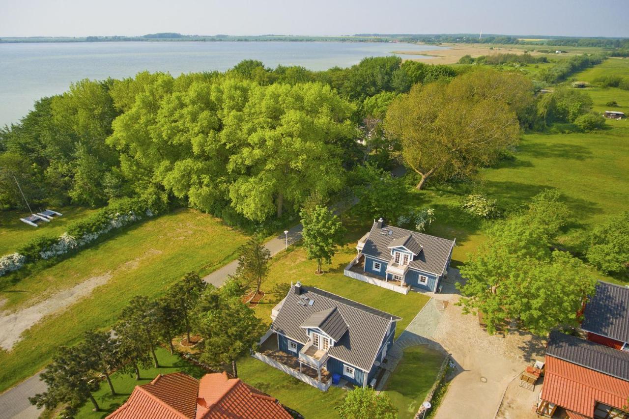 Ferienhaus Freya Haus - Terrasse, Garten, Meerblick Wiek auf Ruegen Exterior photo